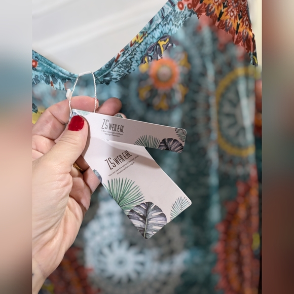 ☮️NWT cold shoulder dress - Picture 4 of 6